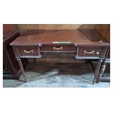 Lovely desk. Great DIY to make it your own style