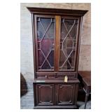 Elegant display cabinet. Mahogany finish. With