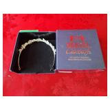 Classic bridal tiara (ivory)
