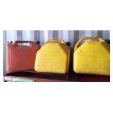 2 diesel cans and 1 gas can. (Diesel cans have