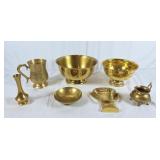 Assorted brass bowls, door knocker, etched mug,