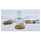 Glass muller and Brass hinged clips
