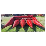 International Model 844, 4 row 30' corn head