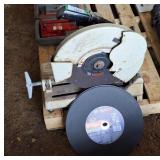 Makita portable cut off saw with extra blades