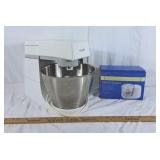 Kenwood electronic mixer and mini chopper