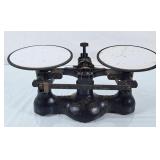 Vintage Cast Detecto Scale - Max 8lbs or 4kg