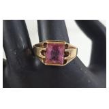 Gorgeous 10K ring with square-cut pink gemstone
