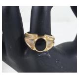 10K gold ring. Size 7.75