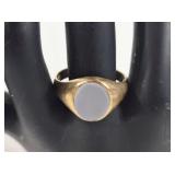 Lovely 10K ring. Size 9.5