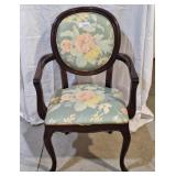 Lovely Baetz accent chair