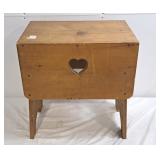 Wooden decorative plant stand - 20'wï¿½13'dï¿½21'h