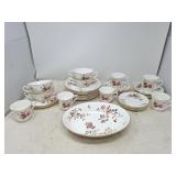 34 piece Royal Albert China Garden dishware