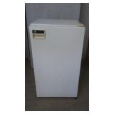 G E Bar Fridge