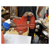 Wilton Red Bench Vise
