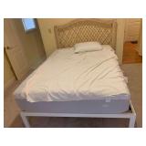 Full or Queen Size Bed