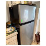 Whirlpool Top-Freezer Refrigerator, Model W8RXNGMW