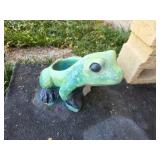 Green Frog-Shaped Garden Decor Planter