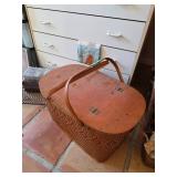 Redmon Picnic Basket with Integrated Cutlery and M