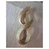 BSK Gold-Tone Textured Ribbon-Style Brooch
