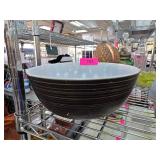 Round Pyrex Serving Mixing Bowl
