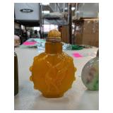 Amber-Colored Glass Snuff Bottle with Phoenix Moti