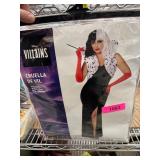 Disney Villains Cruella De Vil Costume, Adult Medi