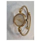 Gucci Gold-Tone Quartz Wristwatch with Cable Bangl