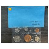1982 Denver Mint Souvenir Coin Set in Original Pac