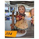 Goebel Hummel Figurine Sweet Greetings