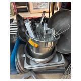Metal Kitchenware and Utensils