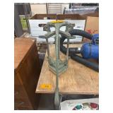 Wall-Mount Cast Iron Press with Lever Handle