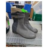 Cole Haan Womenï¿½s Gray Leather Ankle Boots with Wo