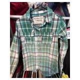 Woolly Vine Company Womenï¿½s Small Plaid Button-Up
