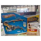 Hot Wheels Wall Tracks Flip & Roll Stunt Set