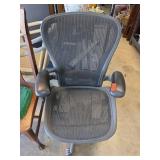 Office Chair With Mesh Backrest and Seat