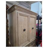 Bassett Oak Bedroom Furniture Set