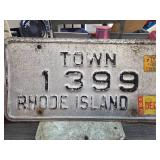 Rhode Island Town License Plate 1983