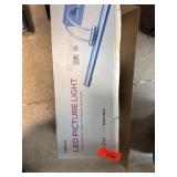 Leonlite LED Picture Light in Box