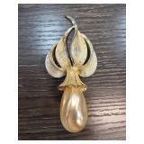 Sarah Coventry Floral-Style Brooch