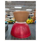 Pyrex Mixing Bowls in Red and Brown