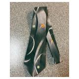 Green Retro Tie with Artistic Abstract Design