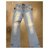 Blue Duchesse Jeans in Flared Cut Design