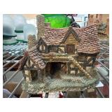 David Winter The Bothy Hand-Painted Sculptur