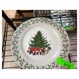 Housewares International Christmas Plate
