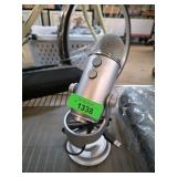 Blue Yeti USB Microphone in Silver Finish