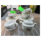Ceramic Floral-Patterned Dish Set