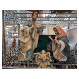 Nativity Scene Figurine Set With Three Pieces