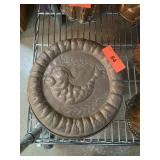 Metal Fish Motif Mold With Decorative Rim