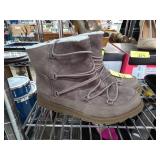 Taupe Boots with Faux Fur Lining