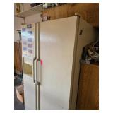Side-by-Side Refrigerator-Freezer Appliance